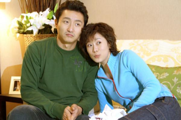 “人間清醒”塗巖松:娶平凡女友,戲紅人不紅,低調到無人問津 “人間清醒”塗巖松:娶平凡女友,戲紅人不紅,低調到無人問津