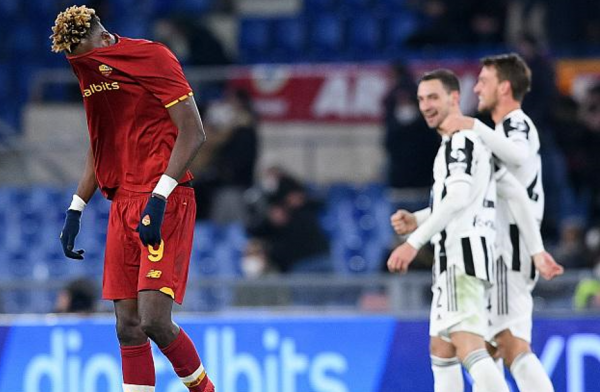 恥辱一敗球迷心疼穆帥!盼他被解僱,教練幫羅馬3-1,球員打成3-4 恥辱一敗球迷心疼穆帥!盼他被解僱,教練幫羅馬3-1,球員打成3-4