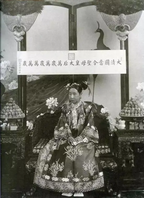 外國畫師被70歲慈禧太后迷住，稱不到40歲！她到底長什麼樣？