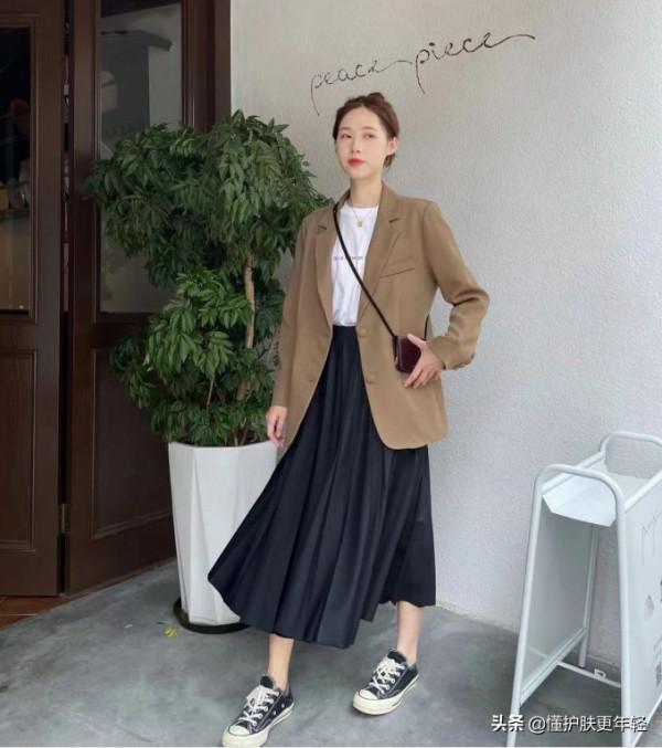 有什麼適合初秋穿得好看又不冷的小裙子嗎？