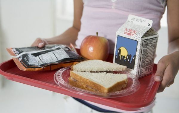 空腹不能喝牛奶?不吃晚飯減肥?4大養生謠言揭曉,別再被忽悠了 空腹不能喝牛奶?不吃晚飯減肥?4大養生謠言揭曉,別再被忽悠了