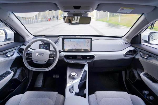 長續航、大空間 這幾款純電轎車選誰更合適？