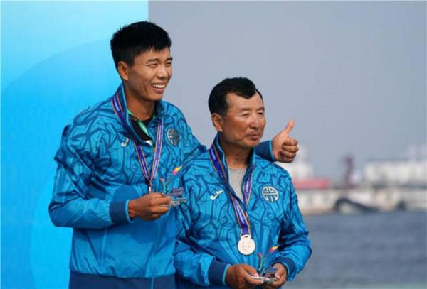 師徒共同登臺,從幕後到臺前,榮譽更加豐盈完整 師徒共同登臺,從幕後到臺前,榮譽更加豐盈完整