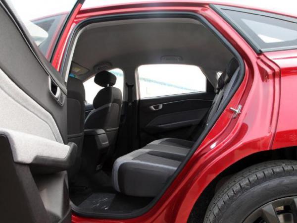 10萬多的B級車，寶駿RC-6、奔騰B70、銳程CC三選一，你選誰？