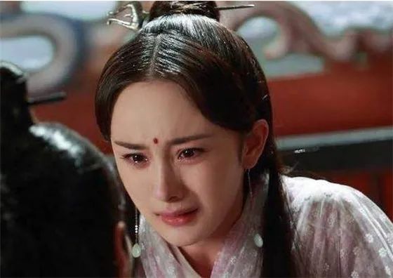 娛樂圈女明星青黃不接！四旦雙冰退位85花轉型失敗，90花奔三