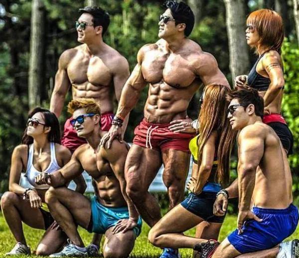 韓國健美肌肉男，搓衣板腹肌，你羨慕嗎？