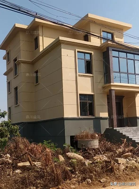 江蘇網友70萬建別墅,左右對稱帶架空層,長輩年輕人都喜歡 江蘇網友70萬建別墅,左右對稱帶架空層,長輩年輕人都喜歡
