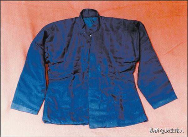 周總理病逝後,西花廳收到一件特殊的包裹,八年後鄧穎超登門致謝 周總理病逝後,西花廳收到一件特殊的包裹,八年後鄧穎超登門致謝