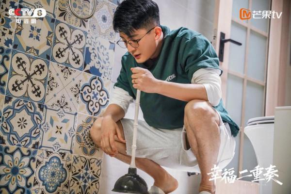 《幸福二重奏》：42歲殷桃毫無年齡感，孫藝洲搞降職儀式太有創意