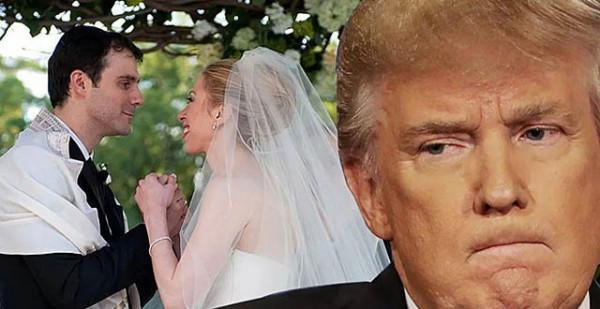 2005年，克林頓參加特朗普婚禮，和新郎新娘拍下一張親密合影