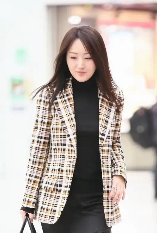 楊鈺瑩哪裡像個50歲的人啊,這狀態太好了吧 楊鈺瑩哪裡像個50歲的人啊,這狀態太好了吧