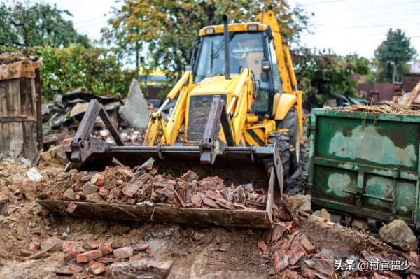 聽說母親的村裡要拆遷，趕緊把孩子戶口遷過去要補償，別做夢了