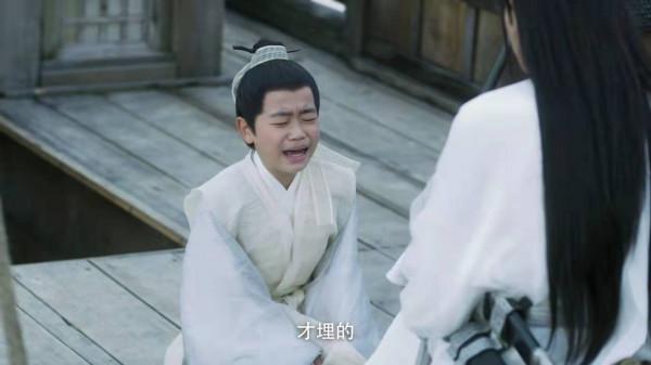 韓昊霖飾演的趙宣素一出場，我們知道了什麼是演技，雙聲道搶鏡