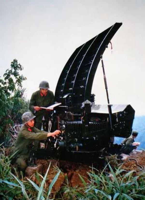 越軍炮彈沒落地,我軍反擊炮彈已出膛,“辛柏林”雷達有多強? 越軍炮彈沒落地,我軍反擊炮彈已出膛,“辛柏林”雷達有多強?