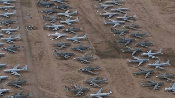 航空帝國的底蘊：實拍美軍飛機墳場數千架戰鷹沉睡待醒