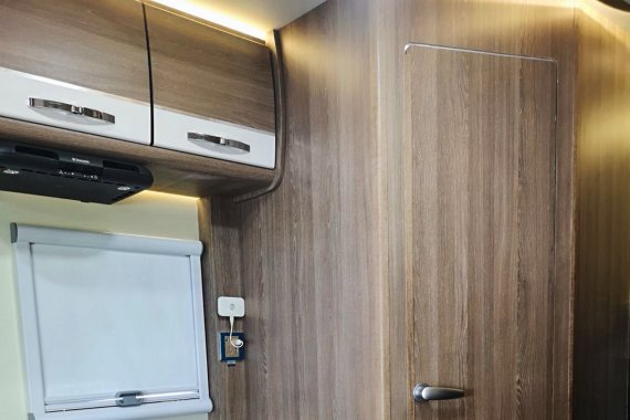 白鯨系列最受歡迎的佈局方式,究竟好在哪?賽德白鯨縱床版房車 白鯨系列最受歡迎的佈局方式,究竟好在哪?賽德白鯨縱床版房車