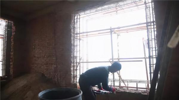 同樣花了130萬,爆改懸崖之上老破危房,真的太牛了 同樣花了130萬,爆改懸崖之上老破危房,真的太牛了