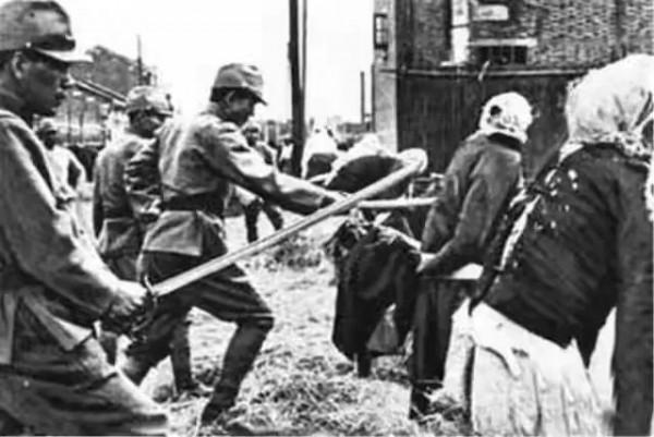 日本人企圖美化南京大屠殺,11歲倖存女孩講出大屠殺慘絕人寰經歷 日本人企圖美化南京大屠殺,11歲倖存女孩講出大屠殺慘絕人寰經歷