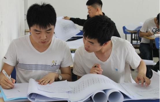 985碩士心酸自述：過了30歲卻拿著4000元的工資，沒臉回家見父母