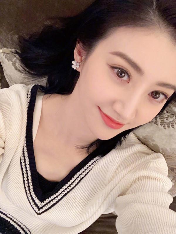 景甜知性優雅自拍照 景甜知性優雅自拍照