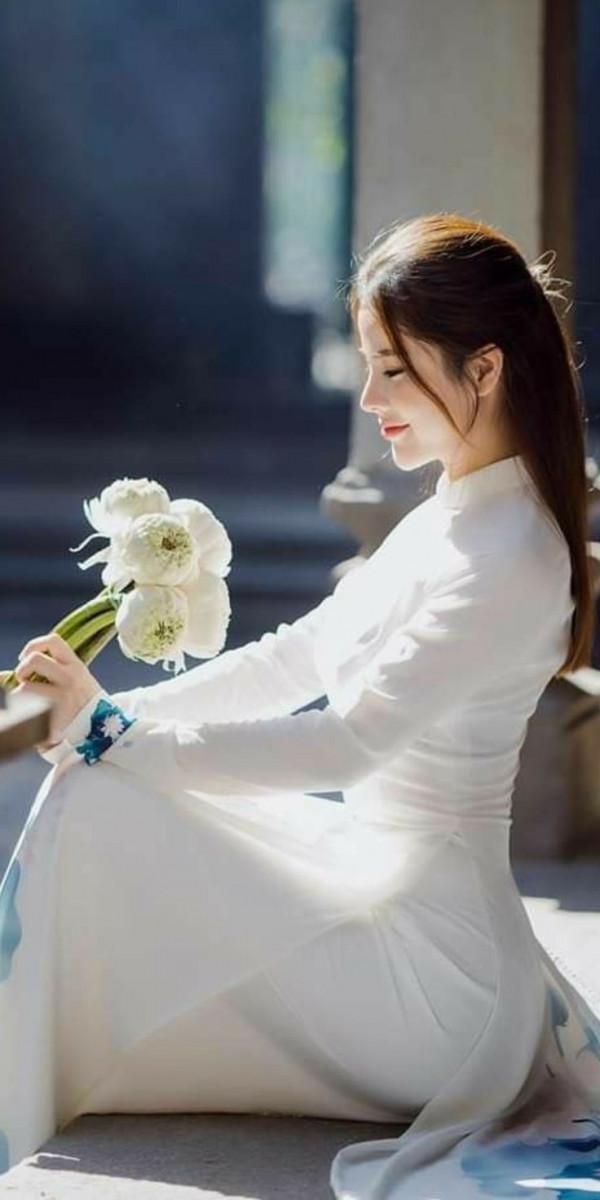 1000元人民幣兌換338萬越南盾，看看當地美女能帶我去哪