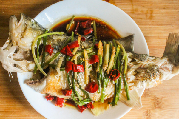 不管蒸什麼魚,學會3個竅門,魚肉鮮嫩多汁,營養好吃沒腥味 不管蒸什麼魚,學會3個竅門,魚肉鮮嫩多汁,營養好吃沒腥味