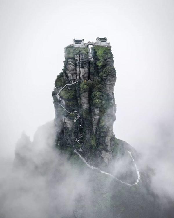 貴州，不僅有純天然美貌，還有些魔幻建築…
