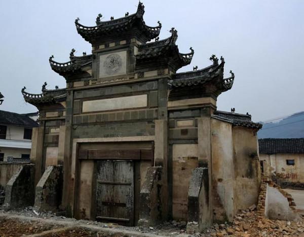 她被大伯哥幽禁小屋50年，死後才得自由，關她的小屋現成有名景點