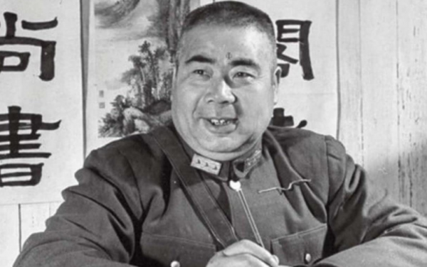 清朝王爺街頭擺攤,毛主席知道後給他安排工作:小攤就不要擺了 清朝王爺街頭擺攤,毛主席知道後給他安排工作:小攤就不要擺了