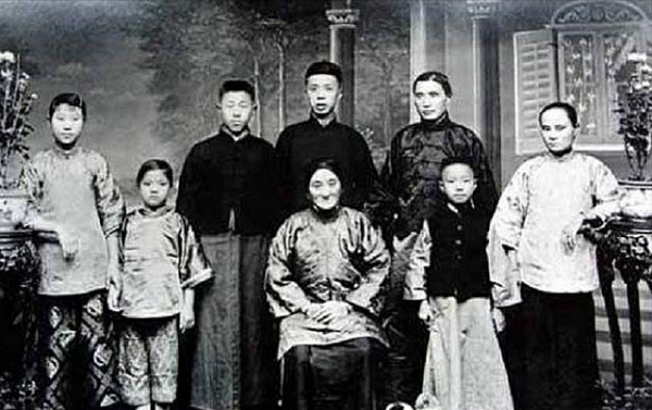 娶法國15歲嬌妻的文物販子：靠倒賣國寶至國外發家，至死不敢回國
