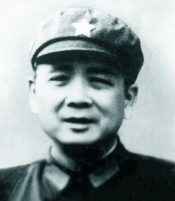 1946年新四軍受困，鄧小平利用美國飛機送去45箱鉅款解圍