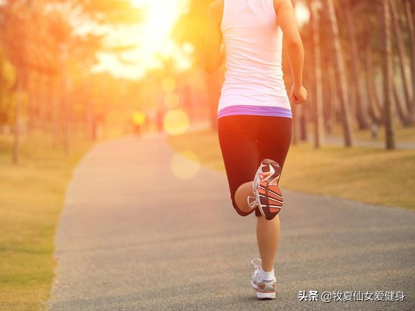 跑步和跳繩哪個減肥更快?看看以下對比,就明白哪個更加適合自己 跑步和跳繩哪個減肥更快?看看以下對比,就明白哪個更加適合自己