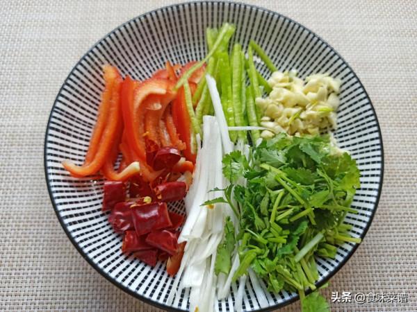 適合下酒的5道“冷盤”菜，酥嫩爽口，營養不膩，學會做給家人吃