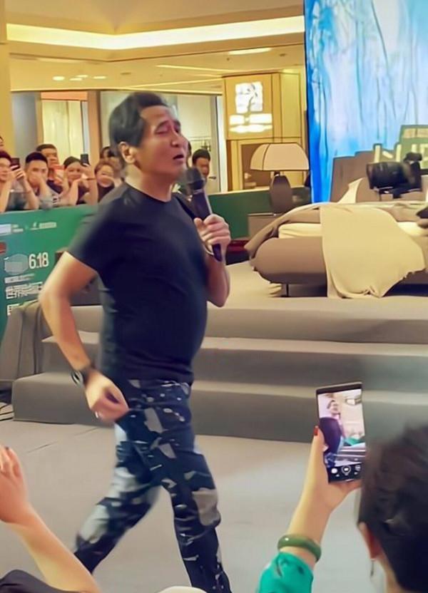 欠王祖賢的婚姻、私生子沒得到的愛，齊秦都給了現任和一雙兒女