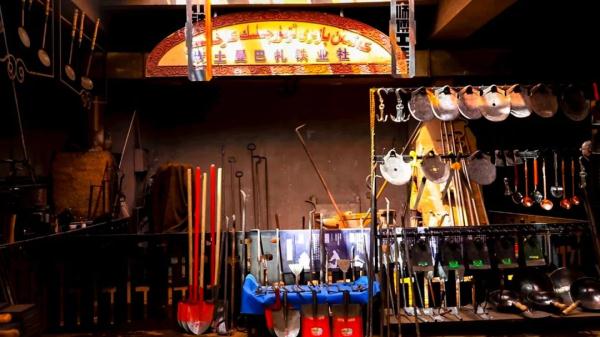 探訪喀什古城的鐵器傳承人 探訪喀什古城的鐵器傳承人