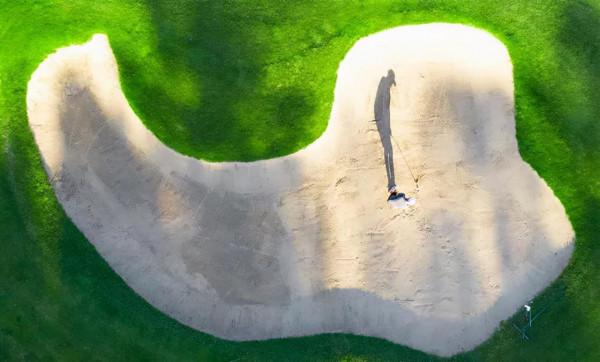 答球友問035：沙坑球怎麼打才能乾脆利落？