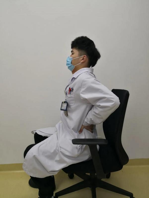 節後頸椎不好？這套&OpenCurlyDoubleQuote;脊柱放鬆工間操&rdquo;學起來吧