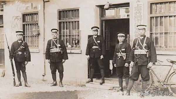 1986年，一位73歲老婦人走進烈士陵園，指著一塊墓碑說：這就是我