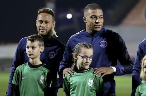 法甲霸主巴黎大手筆！梅西+內馬爾+姆巴佩不滿足，引援還有大驚喜