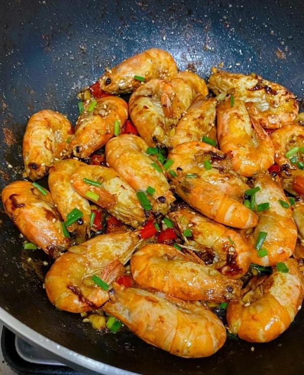 油燜大蝦,好吃到舔手 油燜大蝦,好吃到舔手