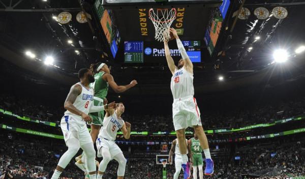 42次出手，只命中4記三分！快船拒絕3連敗，布朗空砍30+8