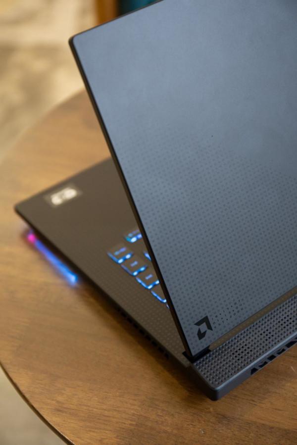 AMD 雙 A 平臺加持的 ROG 魔霸 5R，重新整理旗艦遊戲本新高度