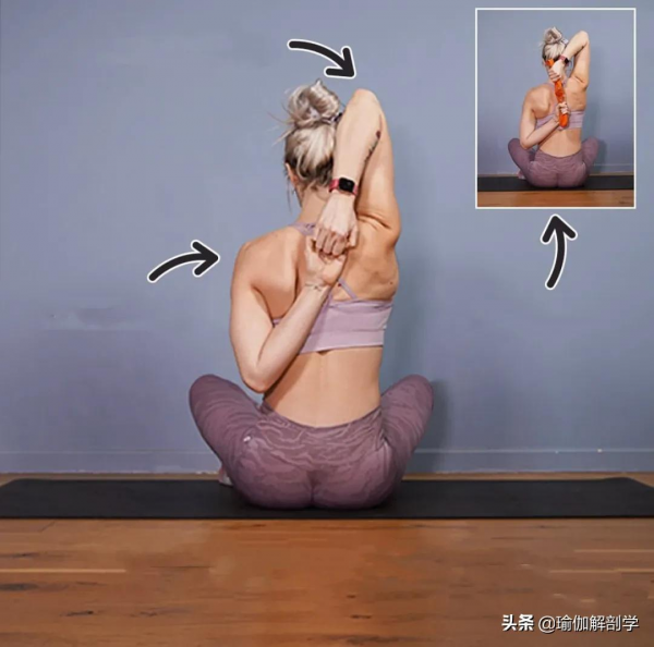 “千年老肩”的你，要多練這8個瑜伽開肩動作，越練肩膀越靈活