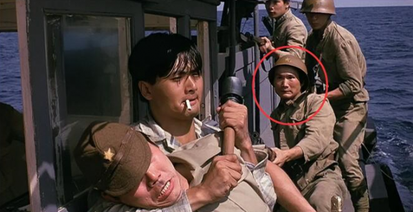 “龍套王”秦貴寶的千面人生，炸裂演技，撐起了影圈的半壁江山