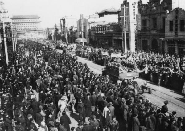 毛主席為何3次參觀故宮城牆，卻不肯踏入故宮半步？背後有何隱情