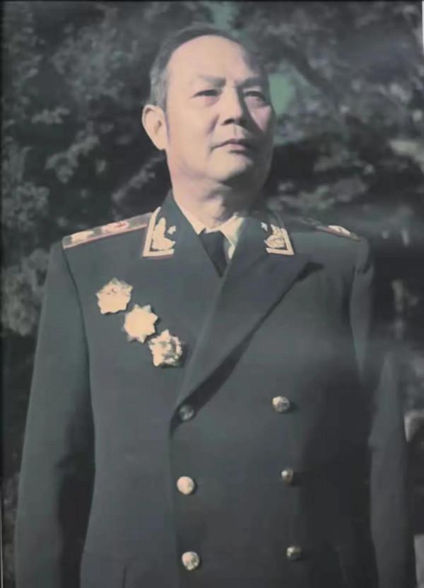 1955年軍銜初評時,有11元帥和22大將,分別是誰?評定標準是什麼 1955年軍銜初評時,有11元帥和22大將,分別是誰?評定標準是什麼