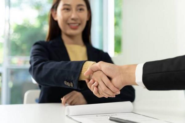 如何當上巴黎世家櫃姐?00後女子自曝學歷高低不重要,薪水還不錯 如何當上巴黎世家櫃姐?00後女子自曝學歷高低不重要,薪水還不錯