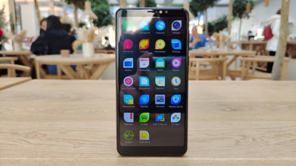 俄羅斯國產機上手,可拆卸電池、四核處理器,還不如國產山寨機? 俄羅斯國產機上手,可拆卸電池、四核處理器,還不如國產山寨機?