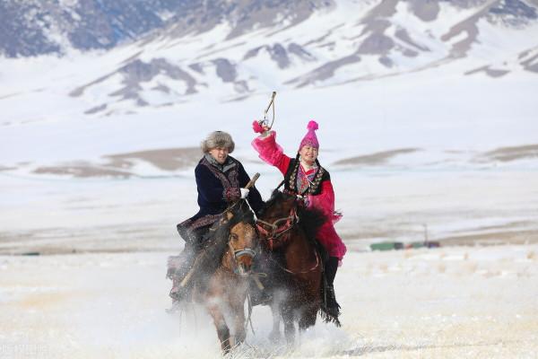 淺論哈薩克族婚禮中的消費文化觀
