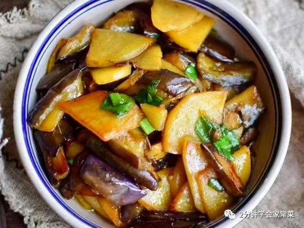 秋冬天冷了，多吃這道燉菜，營養豐富易消化，熱熱乎乎一大碗